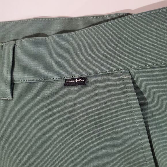 Travis Mathew Beck 10" Golf Chino Shorts Mens 42 Blue Green Active Performance - Picture 3 of 8